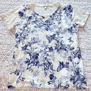 JCrew woman’s linen T-shirt